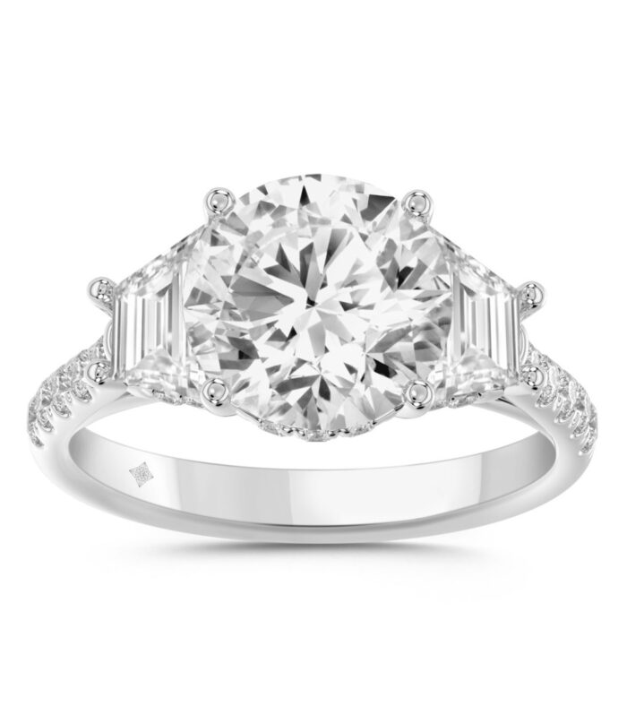 LADIES RING 3CT ROUND/TRAPEZOID DIAMOND 14K WHITE GOLD (CENTER STONE ROUND DIAMOND 2CT )