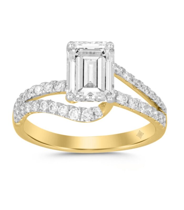 LADIES RING 2CT ROUND/EMERALD DIAMOND 14K YELLOW GOLD (CENTER STONE EMERALD DIAMOND 1 1/2CT )