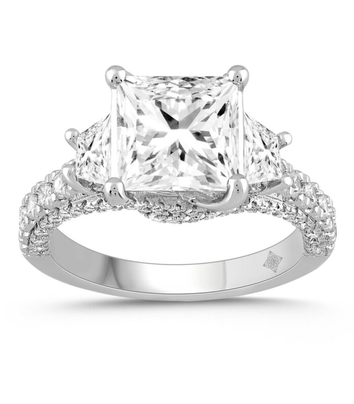 LADIES RING 4 1/2CT ROUND/PRINCESS/TRAPEZOID DIAMOND 14K WHITE GOLD (CENTER STONE PRINCESS DIAMOND 3CT )